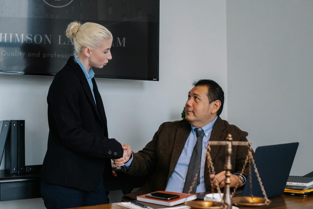 kaupan päättäminen B2B myynnissä vaatii luottamusta